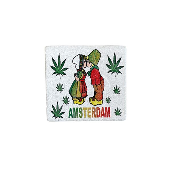 magneet kussend paar amsterdam wiet